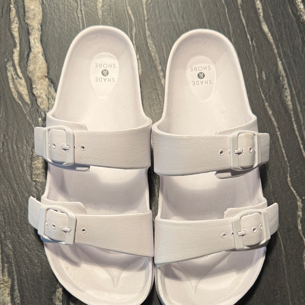 Shade & Shore White Sandals